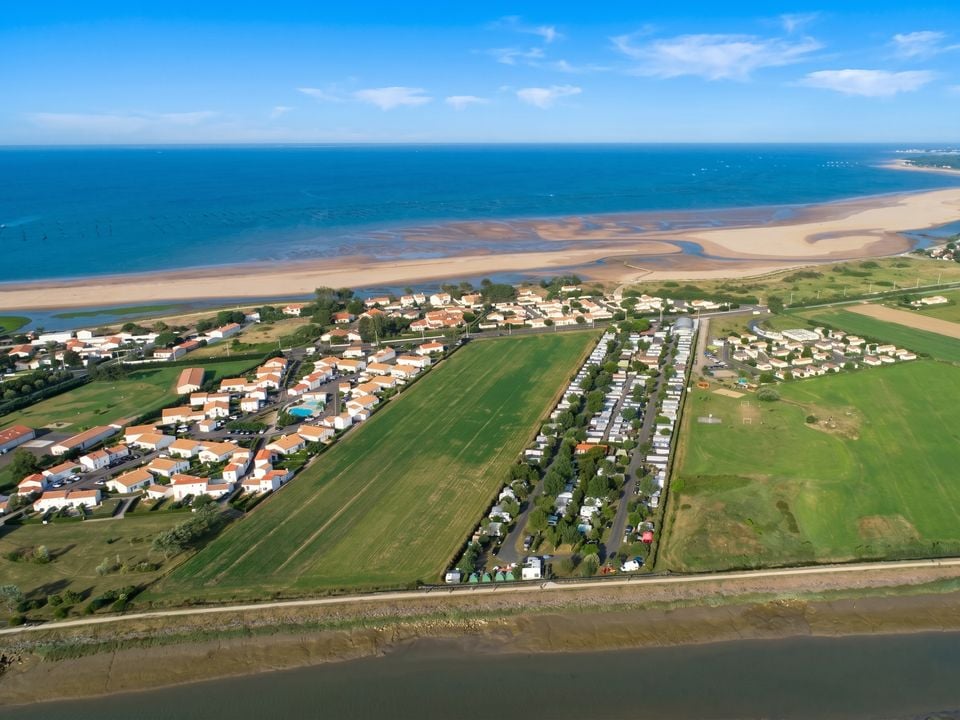 Camping Paradis - Le Grand R