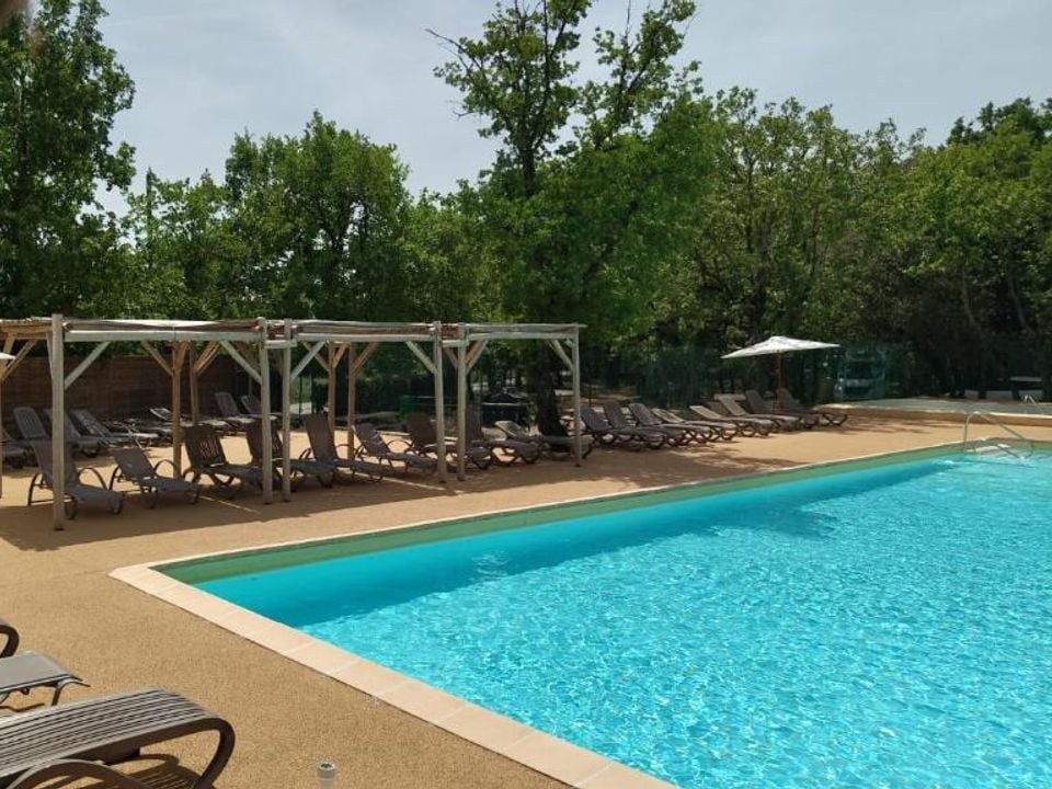 Camping Domaine des Chênes Blancs Pausado