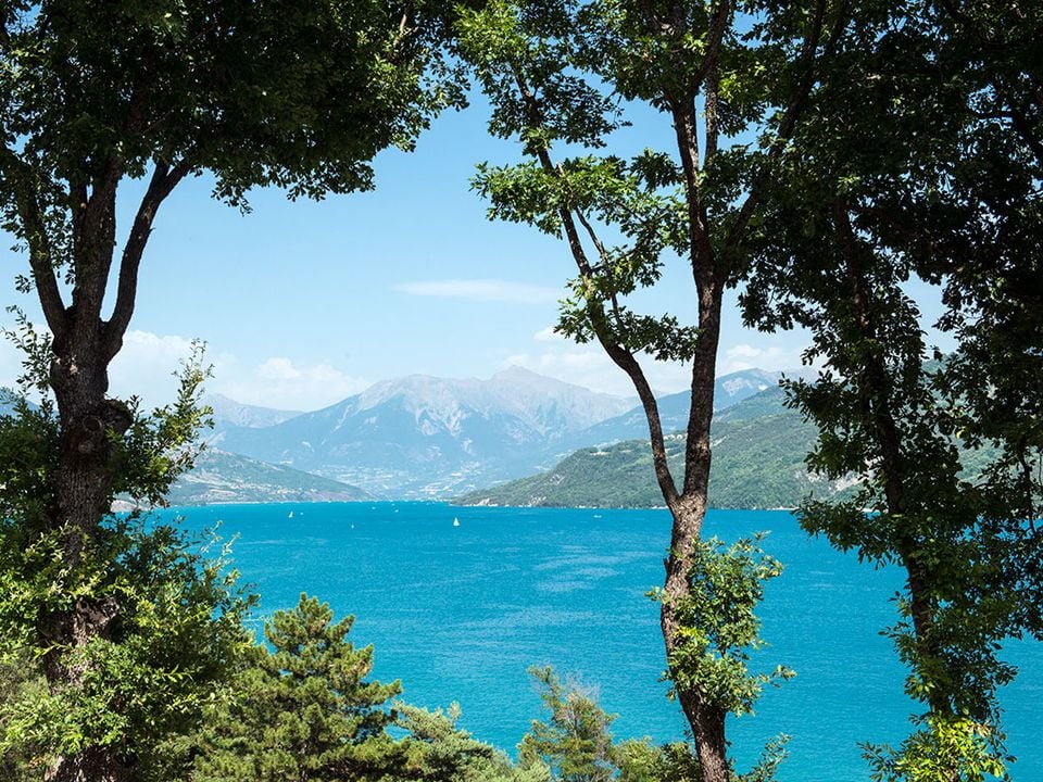 camping-laposecrin-du-lac