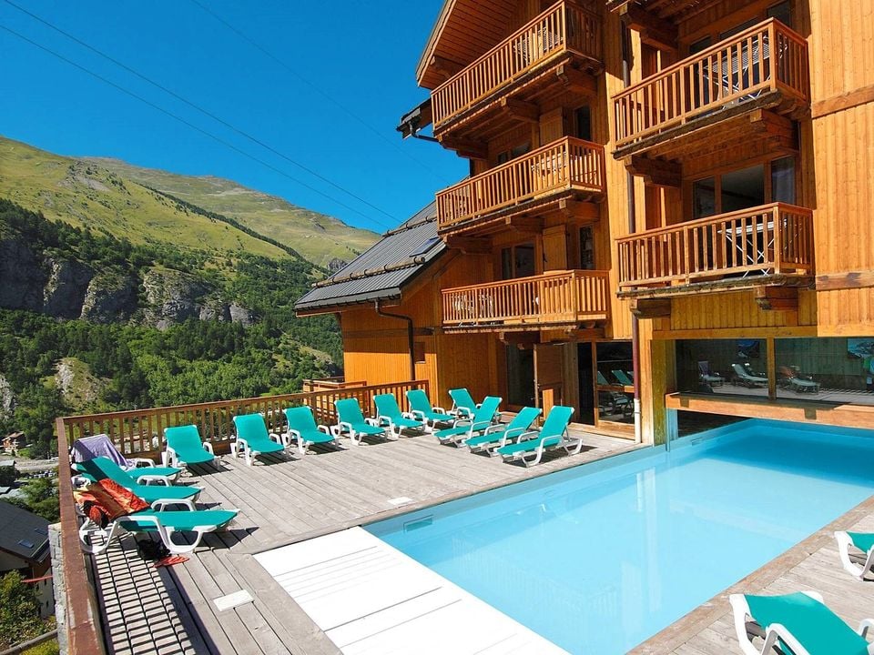 Le Hameau et les Chalets de la Vallee d&apos;Or