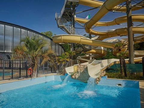  Tour Operateur et particuliers sur camping La Pinède Les Mathes - Funpass non inclus - Camping Charente-Maritime