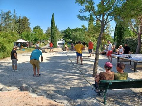Domaine de Chadeyron - Camping et gîtes - Ardèche