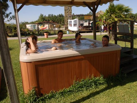 Camping Land's Hause Bungalow - Camping Lissabon