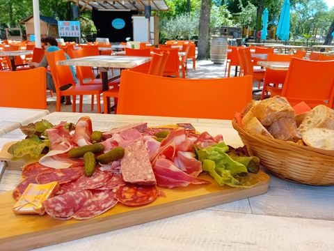 Camping Domaine de Gaujac - Camping Paradis - Gard