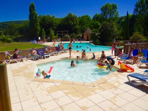 Camping Le Rocher de la Cave - Camping Dordogne