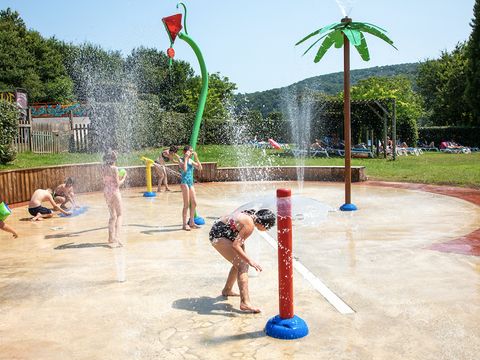 Camping Le Rocher de la Cave - Camping Dordogne