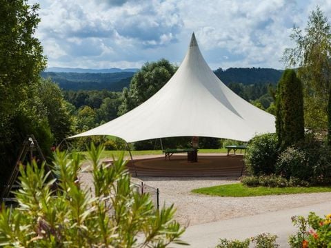 Camping Domaine de l'Epinette - Jura - Afbeelding N°2