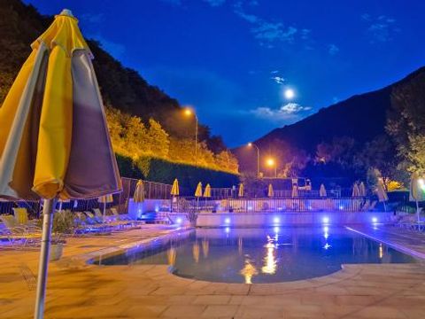 Camping Les Eaux Chaudes - Camping Alpes-de-Haute-Provence