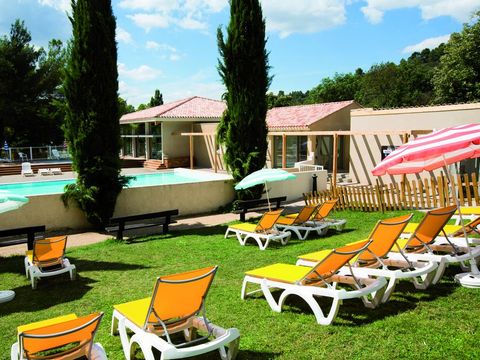 Domaine Château Laval - Camping Alpes-de-Haute-Provence