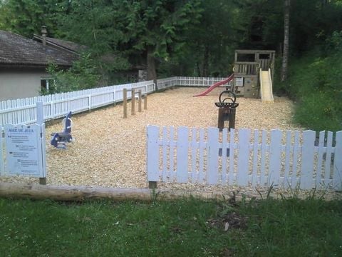 Camping les Chelles - Puy-de-Dôme