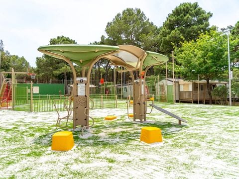 Alannia Neptuno - Girona