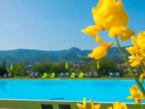 Flower Camping les Hauts de Rosans - Camping Hautes-Alpes