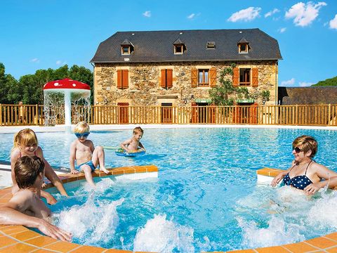 Camping Ushuaïa Villages Rives d'Olt et Aubrac - Camping Aveyron