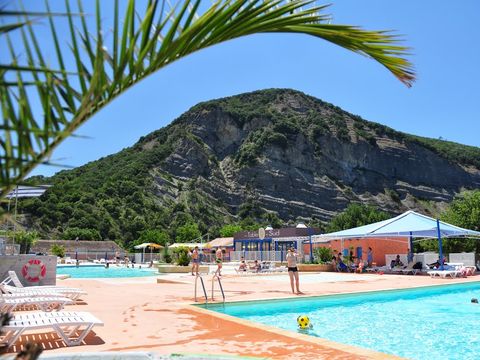 Camping La Plage Fleurie - Camping Ardèche