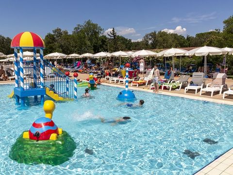 hu Montescudaio village - Camping Pisa