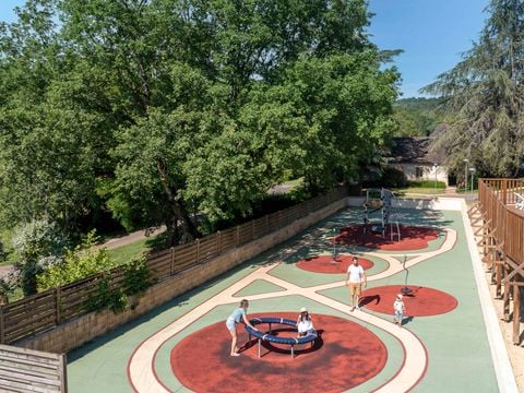 Camping Romanée - Les Grottes De Roffy - Dordogne