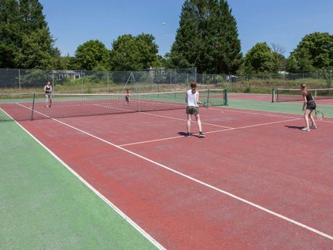 Camping Les Gorges Du Chambon - Ciela Village - Charente