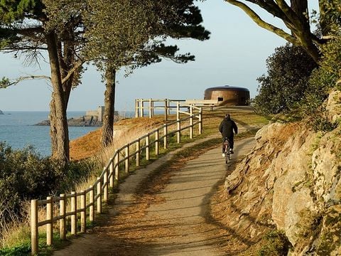 Camping de la Cité d'Alet - Ille-et-Vilaine