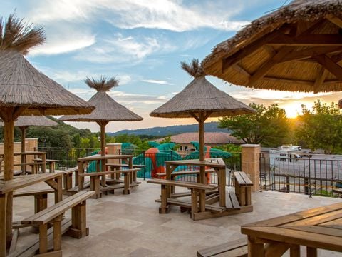 Camping La Pinède - Alpes-de-Haute-Provence - Afbeelding N°2