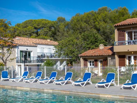 SOWELL RESIDENCES Les Chênes Verts - Camping Var