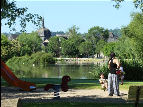 Camping Village Chalets D'Objat - Camping Corrèze