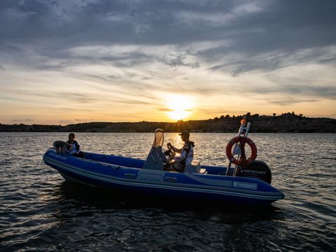 Camping Taiga Lake Caspe - Camping Zaragoza
