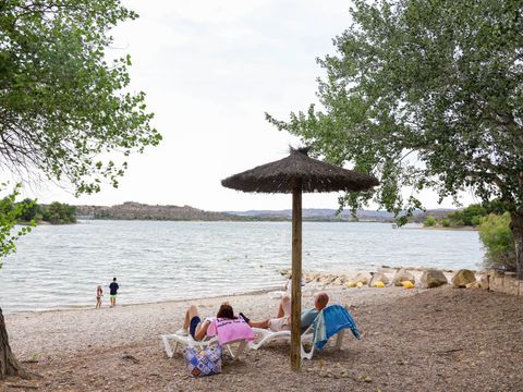 Camping Taiga Lake Caspe - Camping Zaragoza