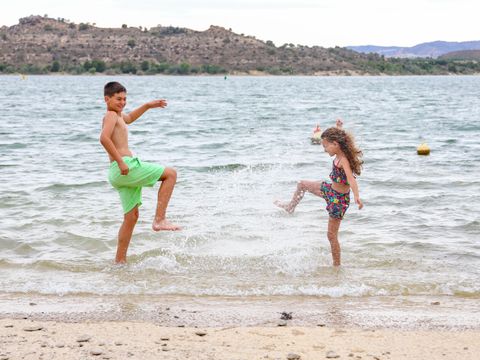 Camping Taiga Lake Caspe - Camping Zaragoza