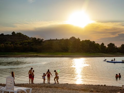 Camping Taiga Lake Caspe - Camping Zaragoza