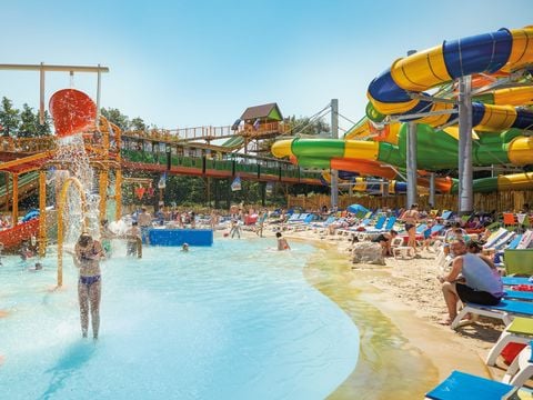 Attractie- & Vakantiepark Slagharen - Camping Hardenberg - Afbeelding N°5