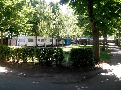 Camping Vigna di Valle - Camping Rome