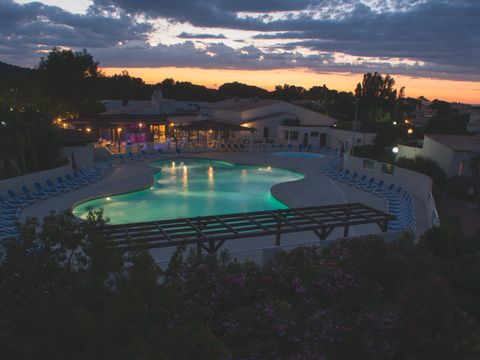 SOWELL RESIDENCES Les Lauriers Roses - Camping Hérault