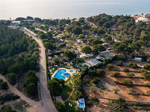 Kampaoh L'Almadrava - Camping Tarragona