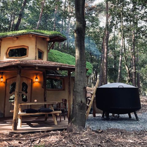 UNIEKE ACCOMMODATIE 4 personen - Tiny house Hobbit met hottub