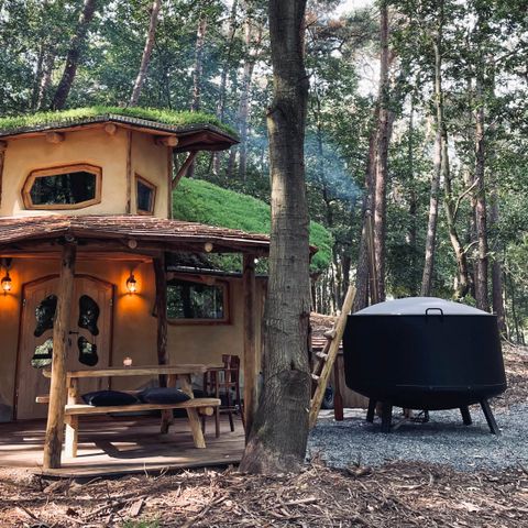 UNIEKE ACCOMMODATIE 4 personen - Tiny house Hobbit met hottub