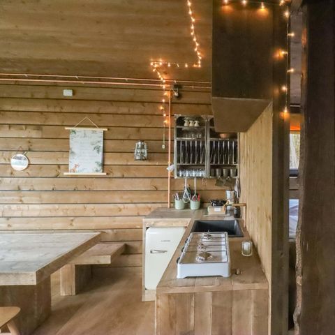 UNIEKE ACCOMMODATIE 8 personen - Tiny house Shelter met jaccuzi