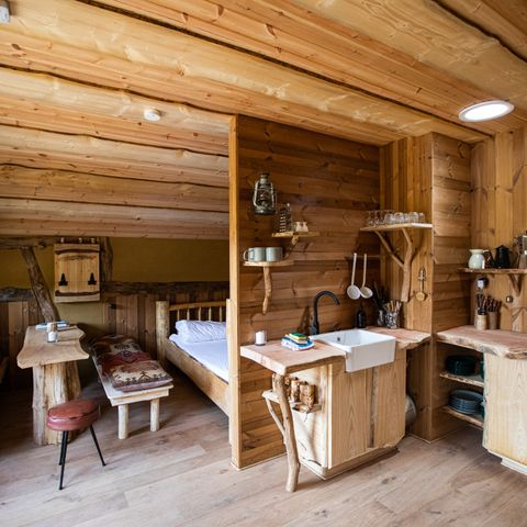 UNIEKE ACCOMMODATIE 6 personen - Tiny house Hobbit met hottub