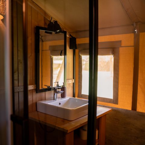 Safaritent 4 personen - Forest Lodge incl. sanitair