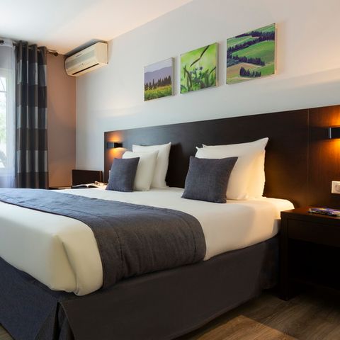 Hotelkamer 2 personen - Klassieke tweepersoonskamer - Uitzicht op de tuin