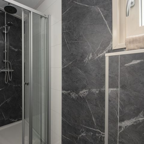 Lodge 4 personen - Loevestein Deluxe met Hottub & Sauna