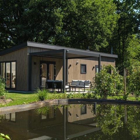 Lodge 4 personen - Loevestein Deluxe met Hottub & Sauna