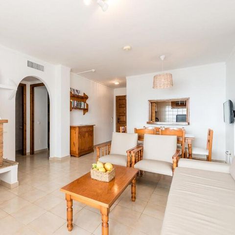 APPARTEMENT 6 personen - 5 volwassenen + 1 kind (onder 15 jaar) - 2 slaapkamers - Uitzicht op zee