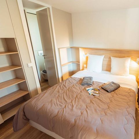 Stacaravan 4 personen - Exclusief - 2 slaapkamers - 2 doucheruimtes - Airconditioning.