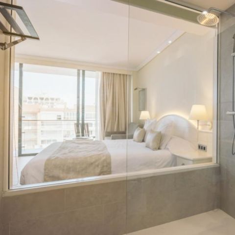 Hotelkamer 2 personen - Tweepersoonskamer - Balkon - Zicht op het Kanaal