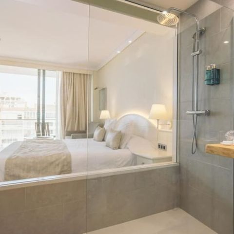 Hotelkamer 3 personen - Tweepersoonsbed - Extra bed - Balkon - Uitzicht op kanaal