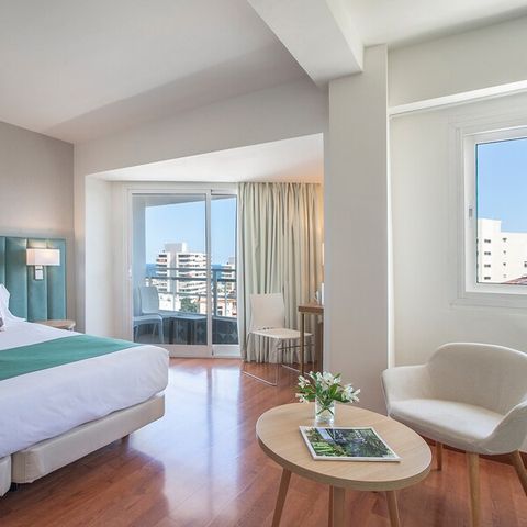 Slaapkamer 3 personen - Junior Suite - Zeezicht - Balkon