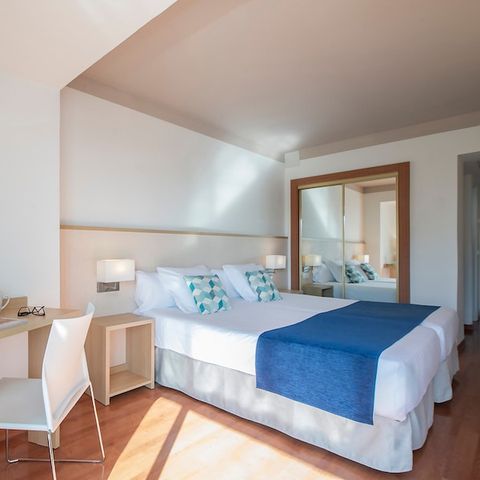 Slaapkamer 2 personen - Tweepersoonskamer Deluxe - Uitzicht op zee - Balkon