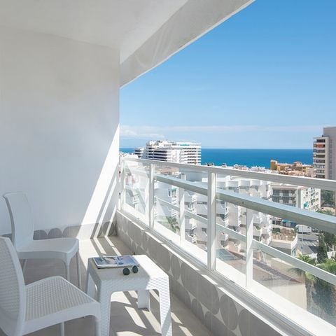 Slaapkamer 2 personen - Tweepersoonskamer Deluxe - Uitzicht op zee - Balkon