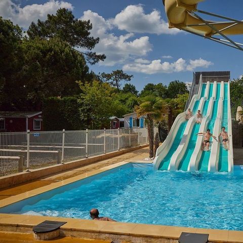  Tour Operateur et particuliers sur camping La Pinède Les Mathes - Funpass non inclus - Camping Charente-Maritime - Afbeelding N°4