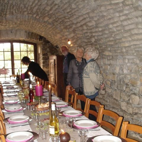 VAKANTIEHUIS 28 personen - Boerderij met privé zwembad 480m